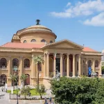 מלון דירות Palazzo Sovrana Serviced Luxury 4*