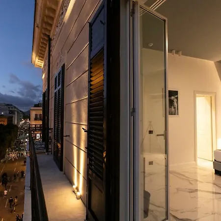 アパートホテル Palazzo Sovrana Serviced Luxury パレルモ